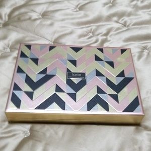 Holidaze travel sized palette